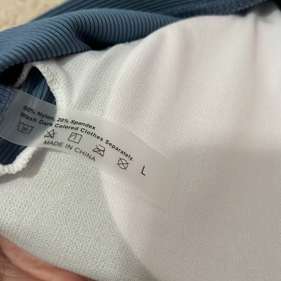 Bikini Set - Picture 3 of 4